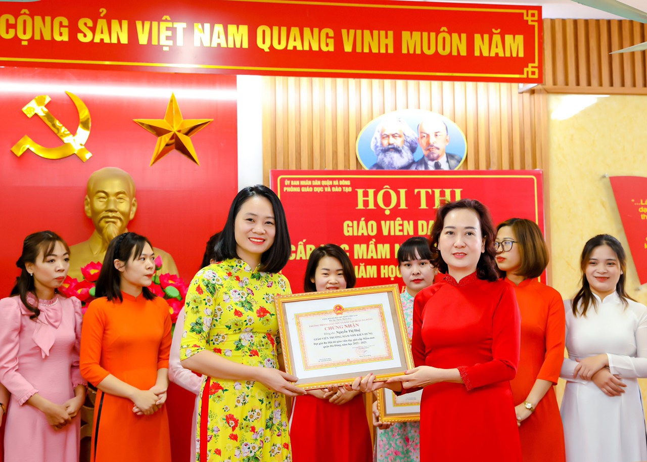 Tổng kết hội thi “Giáo viên giỏi cấp học Mầm non quận Hà Đông năm học 2022-2023”